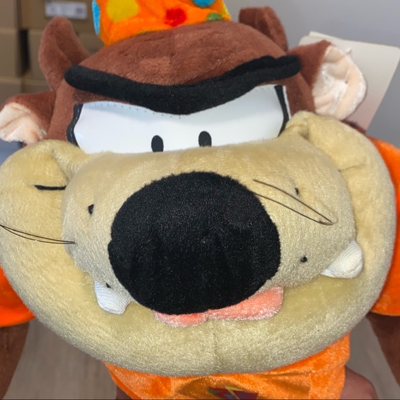 Six flags taz plush - Picture 9 of 13